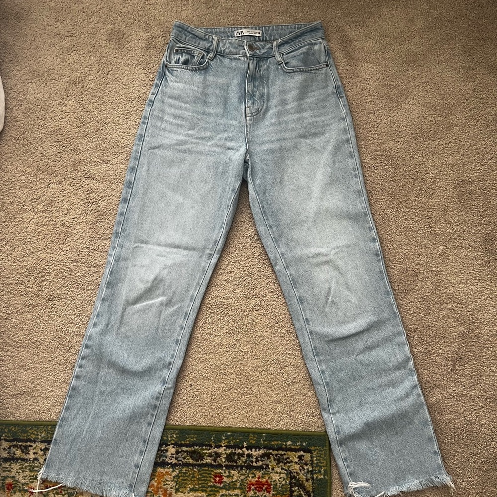 ZARA High-Rise straight leg Jeans